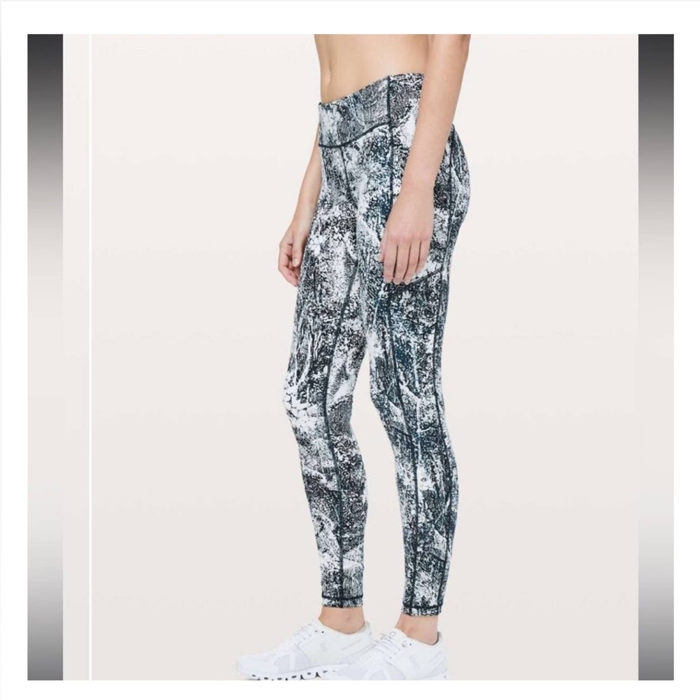 NWOT Lululemon Speed Up Tight Full On Luxtreme
28" Wildwood Multi